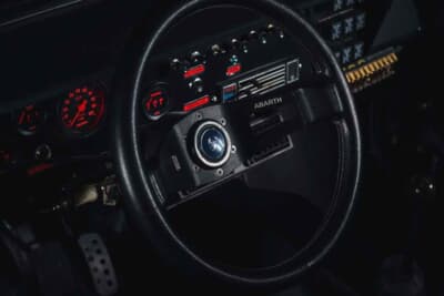 32万ユーロ〜38万ユーロ（邦貨換算約5620万円〜約6670万円）で現在も販売中のフィアット「131アバルト ラリー」（C）Courtesy of Broad Arrow