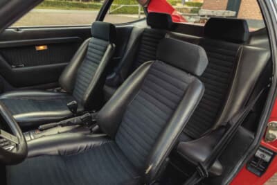 5万7500ユーロ（邦貨換算約1030万円）で落札されたフェラーリ「208GT4」（C）Bonhams