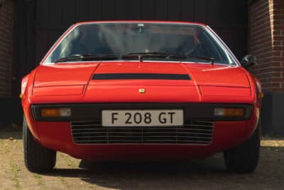 5万7500ユーロ（邦貨換算約1030万円）で落札されたフェラーリ「208GT4」（C）Bonhams