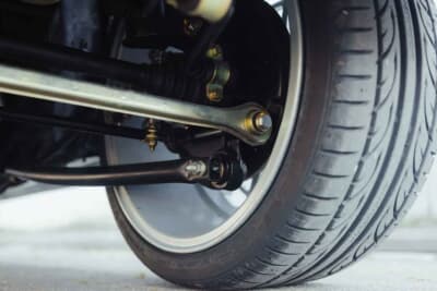 20万1250ユーロ(邦貨換算約3530万円)で落札されたランチア「デルタHF インテグラーレ エボルツィオーネ I マルティーニ5」(C)Courtesy of Broad Arrow