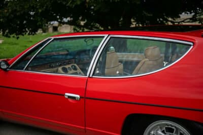 13万2750ポンド（邦貨換算約2761万円）で落札されたランボルギーニ「エスパーダS2」（C）iconicauctioneers