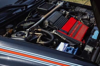 20万1250ユーロ(邦貨換算約3530万円)で落札されたランチア「デルタHF インテグラーレ エボルツィオーネ I マルティーニ5」(C)Courtesy of Broad Arrow