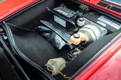 11万5000ユーロ（邦貨換算約2040万円）で落札されたデ・トマソ「パンテーラ」（C）Bonhams