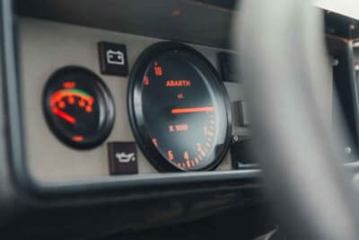 27万250ユーロ(邦貨換算約4760万円)で落札されたランチア「デルタHF インテグラーレ 8V マルティーニ ランチア ワークス サファリ Gr.A」(C)Courtesy of Broad Arrow