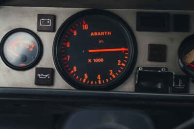 27万250ユーロ(邦貨換算約4760万円)で落札されたランチア「デルタHF インテグラーレ 8V マルティーニ ランチア ワークス サファリ Gr.A」(C)Courtesy of Broad Arrow