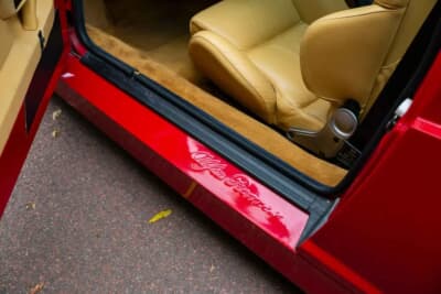 6万5250ポンド（邦貨換算約1318万円）で落札されたアルファ ロメオ「SZ」（C）iconicauctioneers