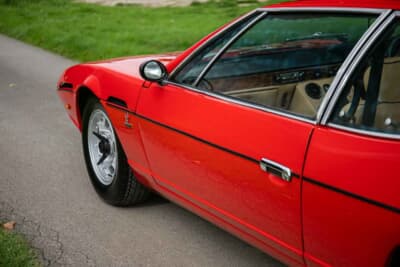 13万2750ポンド（邦貨換算約2761万円）で落札されたランボルギーニ「エスパーダS2」（C）iconicauctioneers