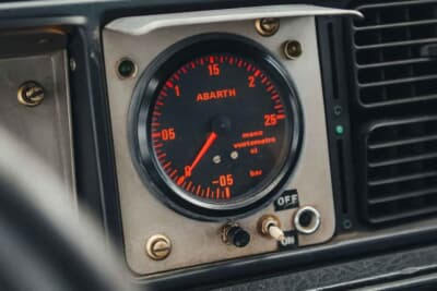 27万250ユーロ(邦貨換算約4760万円)で落札されたランチア「デルタHF インテグラーレ 8V マルティーニ ランチア ワークス サファリ Gr.A」(C)Courtesy of Broad Arrow