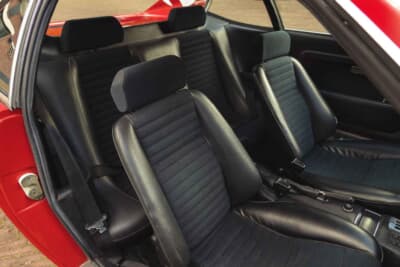 5万7500ユーロ（邦貨換算約1030万円）で落札されたフェラーリ「208GT4」（C）Bonhams