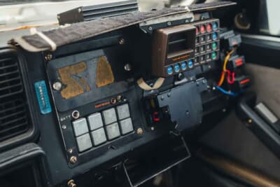 27万250ユーロ(邦貨換算約4760万円)で落札されたランチア「デルタHF インテグラーレ 8V マルティーニ ランチア ワークス サファリ Gr.A」(C)Courtesy of Broad Arrow