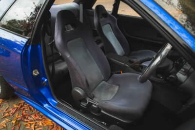 4万ポンド〜5万ポンド（邦貨換算約832万〜1040万円）で現在も販売中の日産R32型「スカイラインGT-R」（C）iconicauctioneers