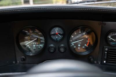 6万5250ポンド（邦貨換算約1318万円）で落札されたアルファ ロメオ「SZ」（C）iconicauctioneers