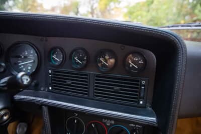 6万5250ポンド（邦貨換算約1318万円）で落札されたアルファ ロメオ「SZ」（C）iconicauctioneers