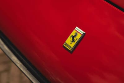 5万7500ユーロ（邦貨換算約1030万円）で落札されたフェラーリ「208GT4」（C）Bonhams