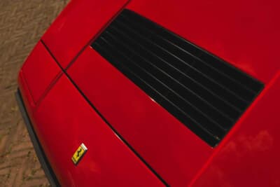 5万7500ユーロ（邦貨換算約1030万円）で落札されたフェラーリ「208GT4」（C）Bonhams