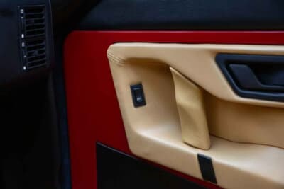 6万5250ポンド（邦貨換算約1318万円）で落札されたアルファ ロメオ「SZ」（C）iconicauctioneers