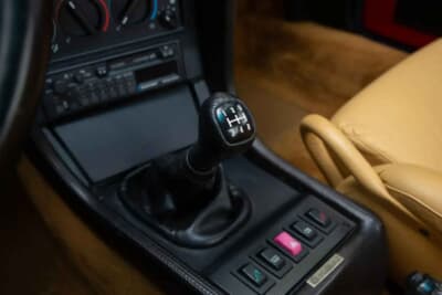 6万5250ポンド（邦貨換算約1318万円）で落札されたアルファ ロメオ「SZ」（C）iconicauctioneers