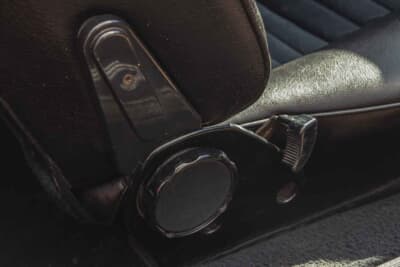 5万7500ユーロ（邦貨換算約1030万円）で落札されたフェラーリ「208GT4」（C）Bonhams