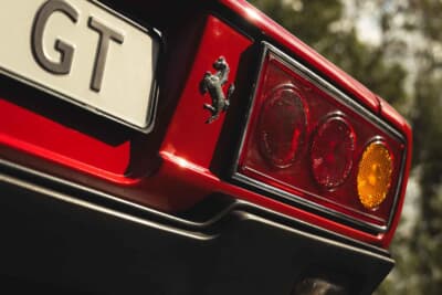 5万7500ユーロ（邦貨換算約1030万円）で落札されたフェラーリ「208GT4」（C）Bonhams