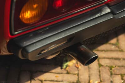 5万7500ユーロ（邦貨換算約1030万円）で落札されたフェラーリ「208GT4」（C）Bonhams