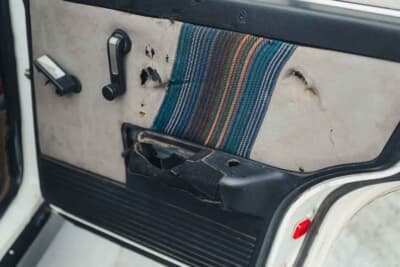 27万250ユーロ(邦貨換算約4760万円)で落札されたランチア「デルタHF インテグラーレ 8V マルティーニ ランチア ワークス サファリ Gr.A」(C)Courtesy of Broad Arrow