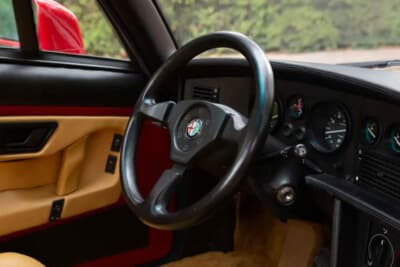 6万5250ポンド（邦貨換算約1318万円）で落札されたアルファ ロメオ「SZ」（C）iconicauctioneers