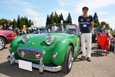 鮮やかなグリーンにワイヤースポークというこちらの個体、もしかしたら見覚えのある方も少なくないのではないだろうか。じつはこのカニ目のオーナーは、糸魚川クラシックカークラブの会長を務める歌川和明さん