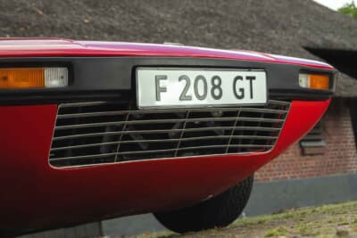 5万7500ユーロ（邦貨換算約1030万円）で落札されたフェラーリ「208GT4」（C）Bonhams