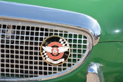 オースチン ヒーレー スプライトMk.I：フロントグリルには、ITOIGAWA CLASSIC CAR CLUBのバッヂを装着