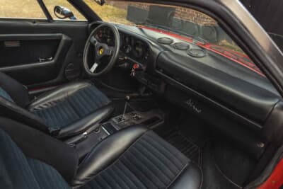 5万7500ユーロ（邦貨換算約1030万円）で落札されたフェラーリ「208GT4」（C）Bonhams