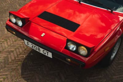 5万7500ユーロ（邦貨換算約1030万円）で落札されたフェラーリ「208GT4」（C）Bonhams