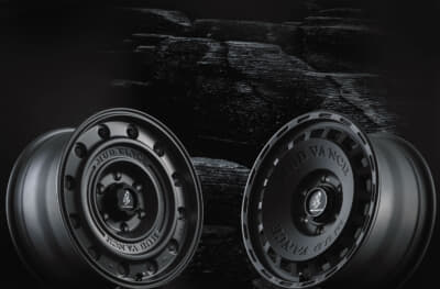 2タイプを新たにラインアップしたウェッズアドベンチャー・マッドヴァンス。左がCL、右はDX