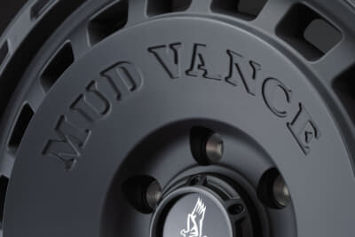 MUDVANCE DX：ディスクにはMUD VANCEの文字が刻まれる。ブラックポリッシュはココがブラックで残るためにインパクトは絶大だ