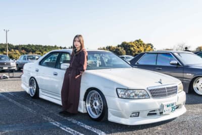 日産8代目ローレル：日産「ローレル」メダリストとオーナーの石川優華さん