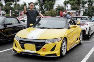 ホンダ S660：センターストライプが入ったカーニバルイエローのレーシーなエスロクで、峠道からミニサーキットまで楽しんでいるという源さん