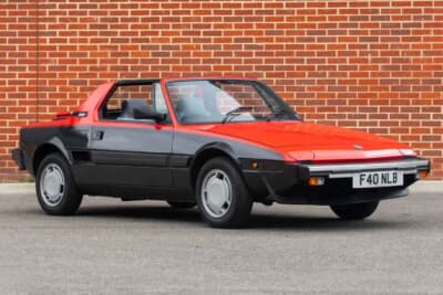 8100英ポンド（邦貨換算約170万円で落札されたベルトーネ「X1/9」（C）iconicauctioneers