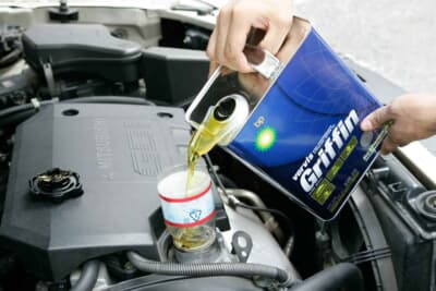 普段チョイ乗りしかしない人はオイルが傷みやすいので、オイル交換のタイミングが近づいてきている人は、とくに冬場に交換するといいだろう