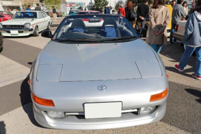 トヨタ MRスパイダー：プロならではの丁寧なコーティングが施されているため、見えにくい部分も美しい状態が保たれている