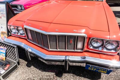 フォード グラントリノ：一説によると当時、撮影用の車両が6台用意され、そのうち2台しか現存していない