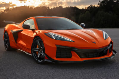 シボレー・コルベットZ06:サーキット性能を追求したエアロダイナミクスが到達した究極の機能美