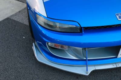 トヨタ セラ：フロントにはアンダースポイラーやヘッドライトアイラインを追加