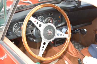 MG ミジェット：オーナーの稲垣聖一さんの愛車は左ハンドル仕様