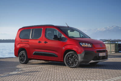 フィアットQUBO L:快適性、居住性、実用性を高次元で融合させたMPV