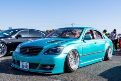 トヨタ12代目クラウン：ボディを彩るカラーは、トヨタ「C-HR」や「シエンタ」に純正採用されていたラディアントグリーンメタリックだ