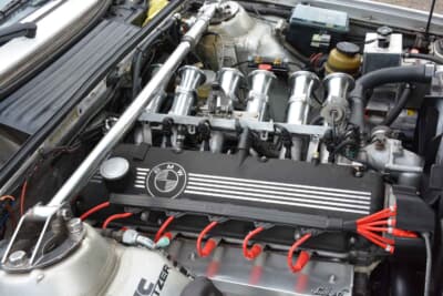 BMW 635CSi：BMW 635CSi：直6SOHCエンジンを搭載