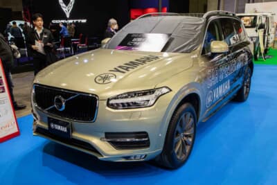 YAMAHA×AUTOBACS SEVEN CAR SPEAKER SYSTEM:ヤマハ製スピーカーを純正位置に装着。イベント当日はタブレットをアンプに繋いで鳴らしていた