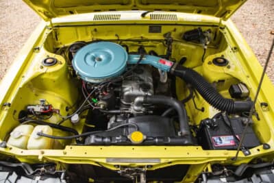 2万〜2万5000ポンド（約420万0000円〜526万0000円）で現在も販売中のトヨタ「カリーナ」（C）iconicauctioneers