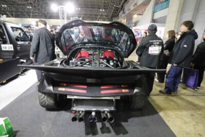 トヨタ セラ：テールランプ周辺のデザインは現状ダミーで、セラのランプを模したシールが貼られている