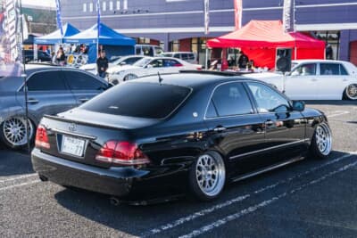 トヨタ12代目クラウン：購入当初はフレーム着地のイベント仕様だったが、足まわりを変更して日常使いも可能なスタイルに変更