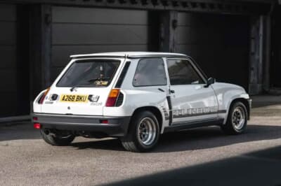 8万8875英ポンド（邦貨換算約1850万円）で現在も販売中のルノー「5ターボ2」（C）iconicauctioneers